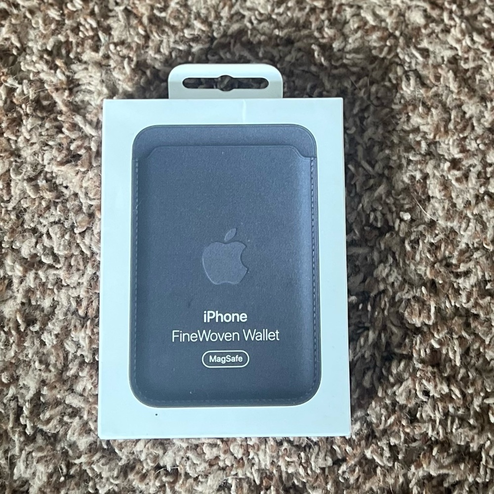 Apple iPhone FineWoven Wallet with MagSafe - Black